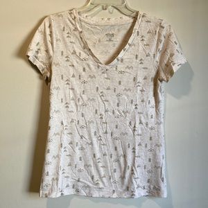 Mountain Pattern V-Neck Tee